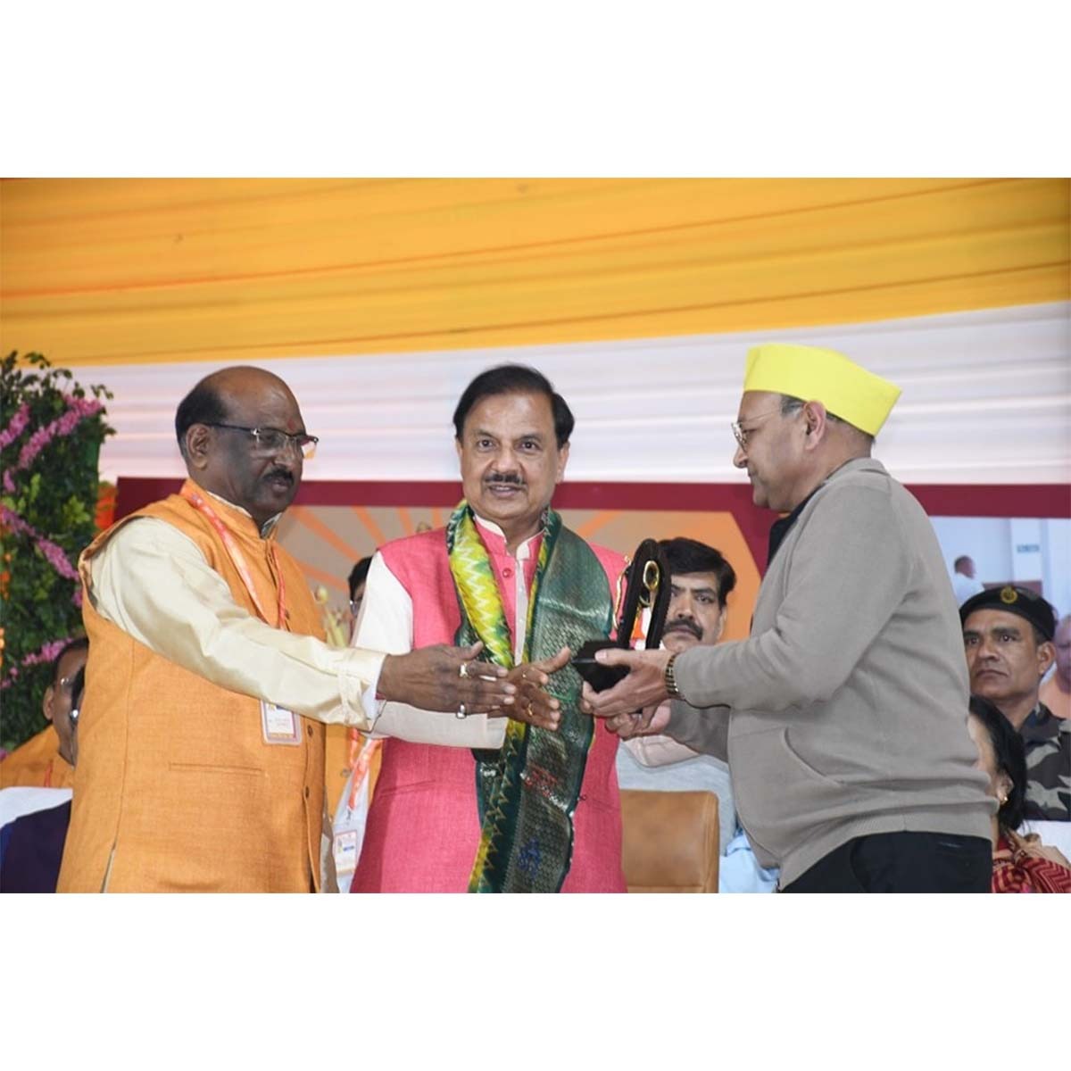 नोएडा स्टेडियम में परम पूज्य संत श्री विजय कौशल जी महाराज द्वारा दिव्य श्री राम कथा में सहभागिता नोएडा स्टेडियम में परम पूज्य संत श्री विजय कौशल जी महाराज द्वारा दिव्य श्री राम कथा में सहभागिता