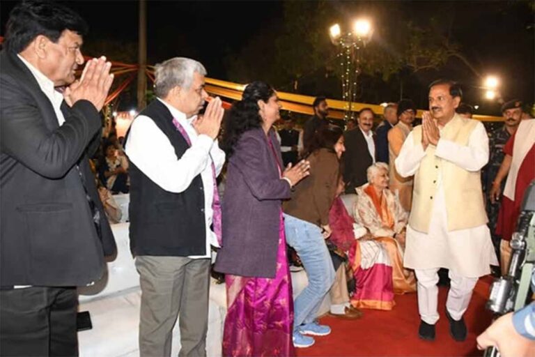नोएडा सेक्टर-34 में रेजिडेंट्स वेलफेयर एसोसिएशन के नवनिर्वाचित पदाधिकारियों का शपथ ग्रहण समारोह नोएडा सेक्टर-34 में रेजिडेंट्स वेलफेयर एसोसिएशन के नवनिर्वाचित पदाधिकारियों का शपथ ग्रहण समारोह