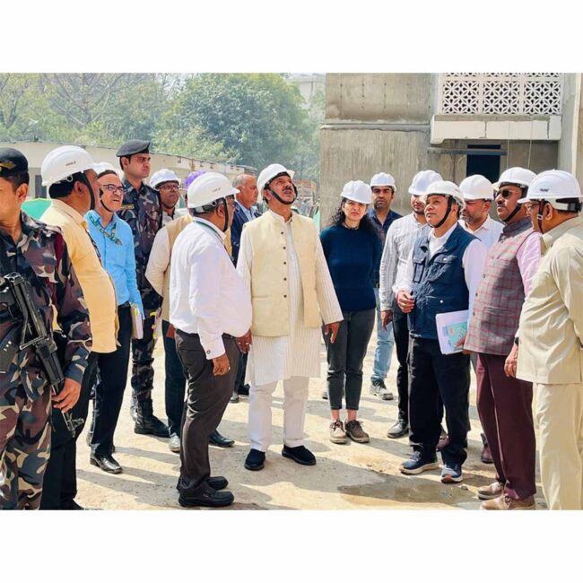 नई दिल्ली में नवनिर्मित सांसद आवासों का निरीक्षण