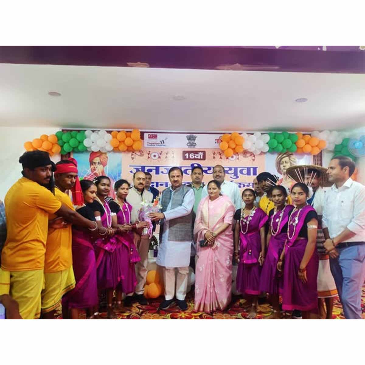 आज गौतमबुद्ध नगर जिले के नेहरू युवा केंद्र द्वारा धूम मानिकपुर स्थित नोएडा कॉलेज ऑफ़ फिजिकल एजुकेशन में आयोजित 16वें जनजातीय युवा आदान-प्रदान कार्यक्रम में सम्मिलित हुआ तथा वहाँ उपस्थित युवाओं से संवाद किया।