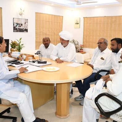 नोएडा सेक्टर-27 कैंप कार्यालय पर जनसुनवाई के माध्यम से क्षेत्रीय समस्याओं का समाधान