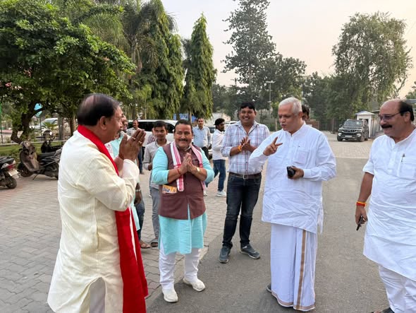 गया एयरपोर्ट पर आदरणीय नेताओं से शिष्टाचार भेंट गया एयरपोर्ट पर आदरणीय नेताओं से शिष्टाचार भेंट
