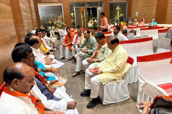 औरंगाबाद व गया लोकसभा की संगठनात्मक बैठक में शामिल हुआ