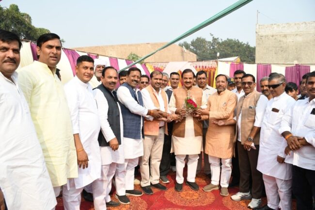 एनडीए की ऐतिहासिक जीत का जश्न