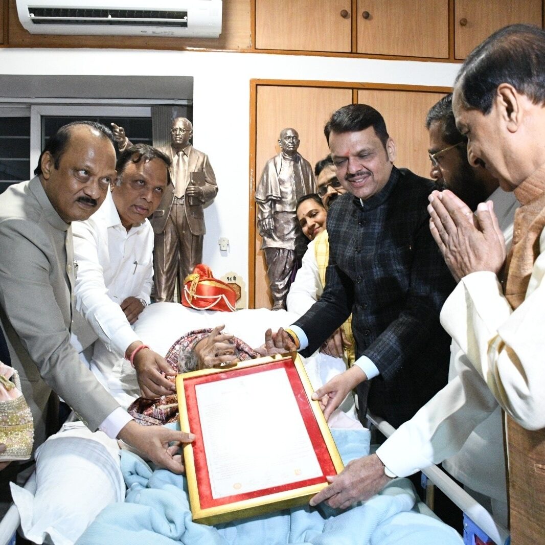 महाराष्ट्र भूषण सम्मान समारोह में सहभागिता महाराष्ट्र भूषण सम्मान समारोह में सहभागिता