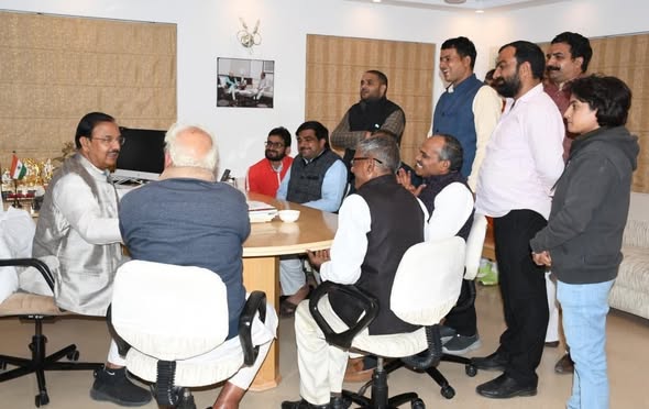 सेक्टर-27 कैंप कार्यालय पर आत्मीय संवाद