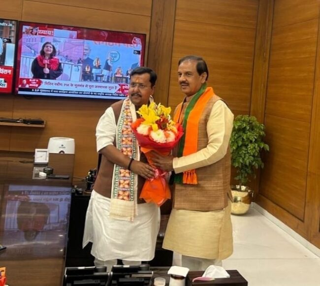 नई दिल्ली स्थित भाजपा राष्ट्रीय कार्यालय में श्री नितिन नवीन जी को राष्ट्रीय अध्यक्ष चुने जाने पर बधाई देते हुए नई दिल्ली स्थित भाजपा राष्ट्रीय कार्यालय में श्री नितिन नवीन जी को राष्ट्रीय अध्यक्ष चुने जाने पर बधाई देते हुए