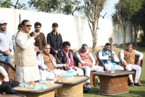 ग्राम दुजाना में राष्ट्रीय मतदाता दिवस पर नव मतदाता सम्मान समारोह