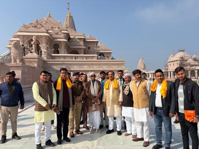 अयोध्या में श्री राम मंदिर और हनुमानगढ़ी दर्शन