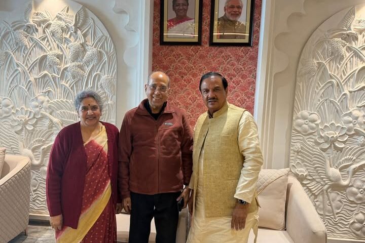 अयोध्या में श्री राम मंदिर निर्माण समिति अध्यक्ष से शिष्टाचार भेंट अयोध्या में श्री राम मंदिर निर्माण समिति अध्यक्ष से शिष्टाचार भेंट