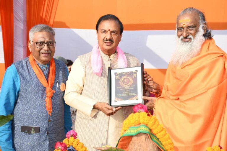 नोएडा स्टेडियम में चिन्मया मिशन अमृत महोत्सव हनुमान पाठोत्सव