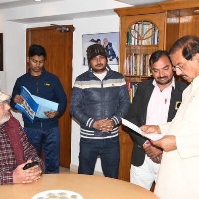 नोएडा सेक्टर-27 कैंप कार्यालय में जनसुनवाई