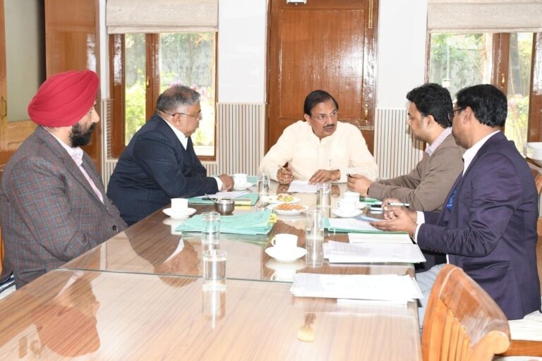 संसद की आवास समिति की बैठक में आवासन विषयों पर चर्चा