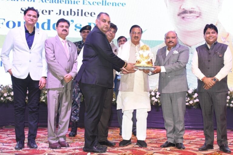 नोएडा GNIOT कॉलेज का 25वां वार्षिकोत्सव समारोह