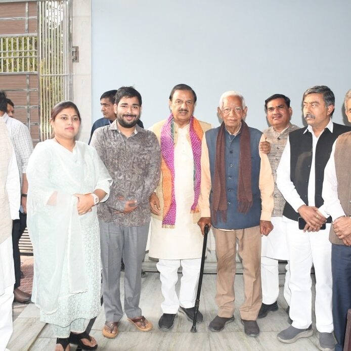 पूर्व विधायक हरपाल सिंह जी से निवास पर भेंट पूर्व विधायक हरपाल सिंह जी से निवास पर भेंट