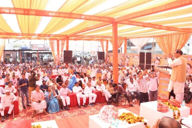 दादरी में जीटी रोड से रेलवे ओवरब्रिज तक सीसी रोड और नाला निर्माण शिलान्यास