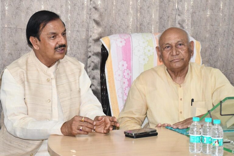 दनकौर में वेदराम भाटी जी से शिष्टाचार भेंट