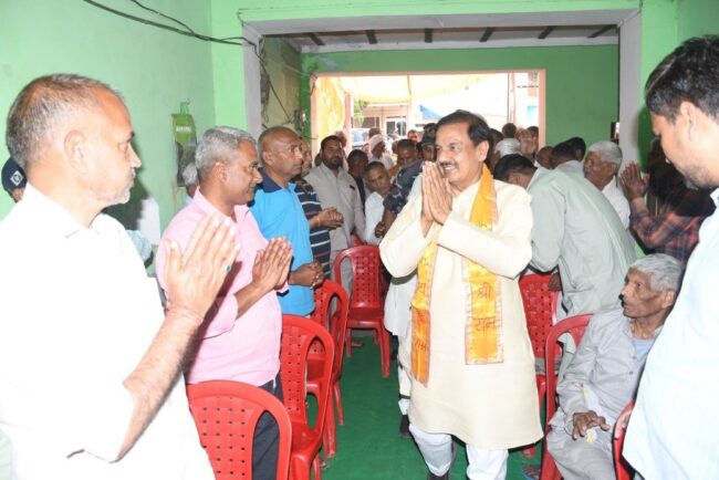 अरोन्डा, निठारी, फतेहपुर, ख्वासपुर और चोला में जनसंपर्क अरोन्डा, निठारी, फतेहपुर, ख्वासपुर और चोला में जनसंपर्क