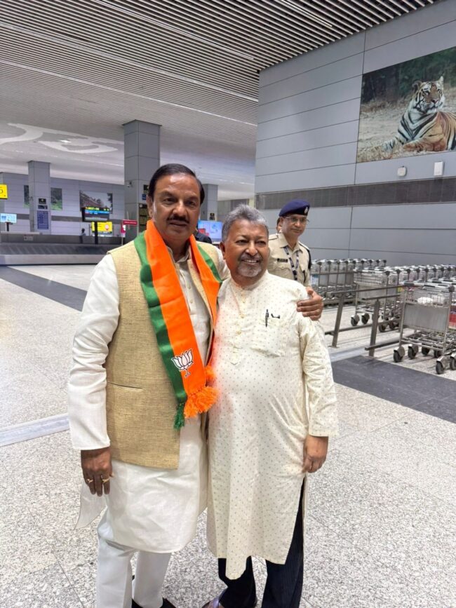 कोलकाता एयरपोर्ट पर उमा शंकर जी के साथ भेंट कोलकाता एयरपोर्ट पर उमा शंकर जी के साथ भेंट