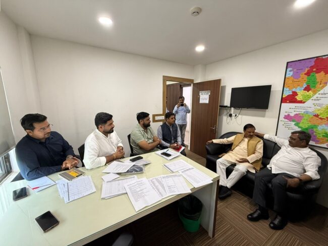 बंगाल में चुनाव प्रबंधन बैठक