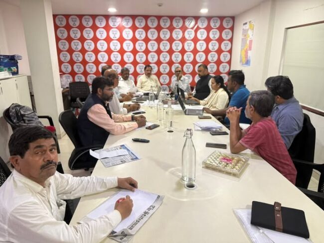 साल्ट लेक भाजपा मुख्यालय में चुनाव बैठक