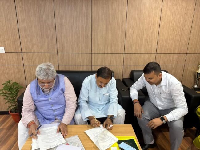 मुख्य निर्वाचन आयुक्त कार्यालय में चुनावी चर्चा