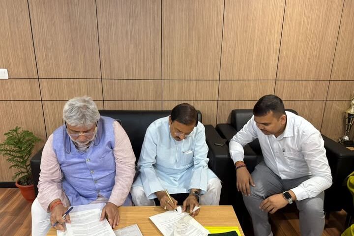 मुख्य निर्वाचन आयुक्त कार्यालय में चुनावी चर्चा