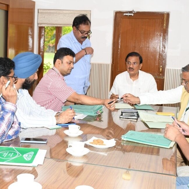 संसद आवासन समिति के साथ बैठक