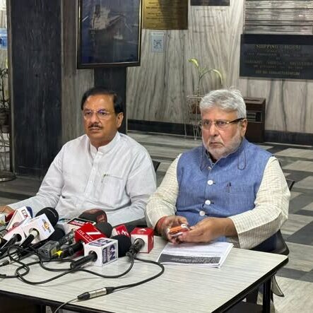 निर्वाचन आयोग कार्यालय में मीडिया से संवाद