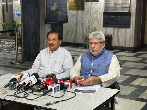 निर्वाचन आयोग कार्यालय में मीडिया से संवाद