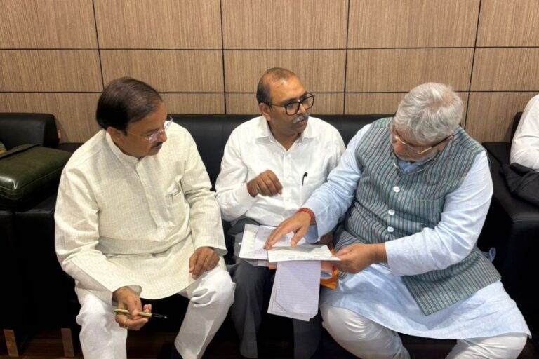 निर्वाचन आयोग कार्यालय में मीडिया से संवाद