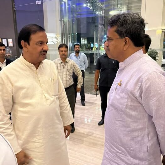 डॉ माणिक साहा से शिष्टाचार भेंट