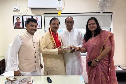 जगन्नाथ मंदिर पुजारी एवं भाजपा नेता से भेंट