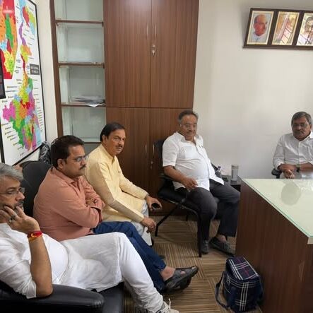 सामिक भट्टाचार्य के साथ बैठक