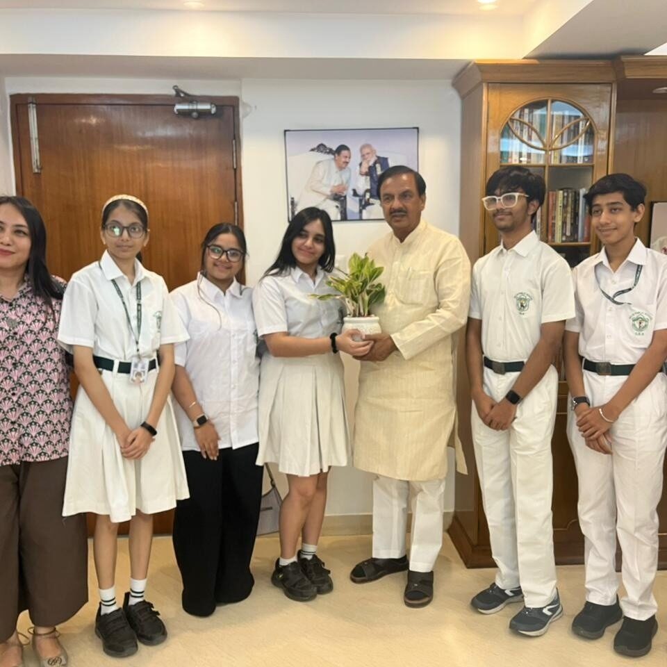 डीपीएस नोएडा के मेधावी विद्यार्थियों का सम्मान समारोह