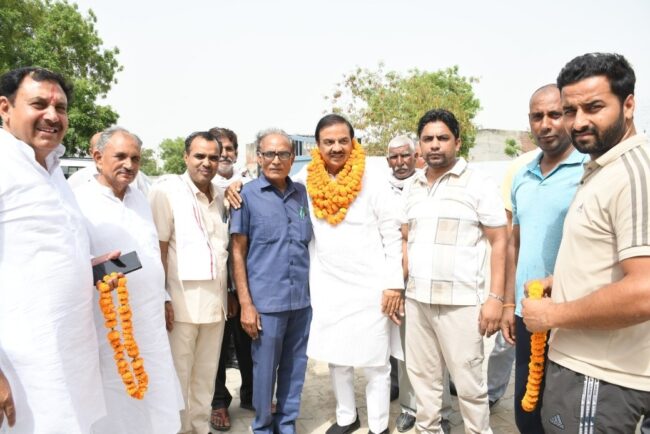ग्राम संकोला गुलावठी में जनसंवाद