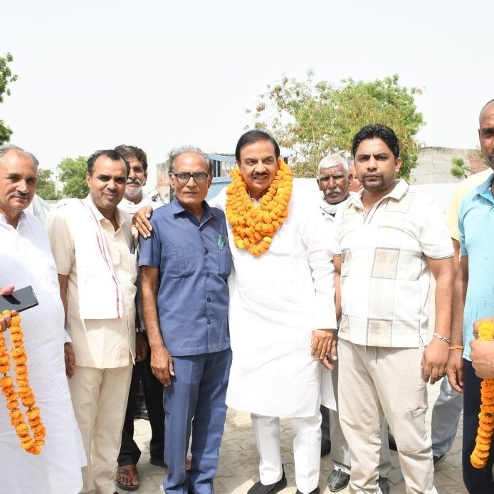 ग्राम संकोला गुलावठी में जनसंवाद ग्राम संकोला गुलावठी में जनसंवाद