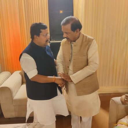 भाजपा राष्ट्रीय अध्यक्ष नितिन नवीन जी के साथ शिष्टाचार भेंट करते हुए भाजपा राष्ट्रीय अध्यक्ष नितिन नवीन जी के साथ शिष्टाचार भेंट करते हुए
