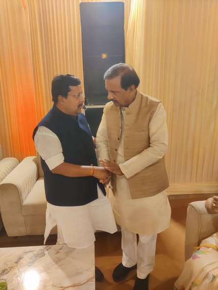 भाजपा राष्ट्रीय अध्यक्ष नितिन नवीन जी के साथ शिष्टाचार भेंट करते हुए भाजपा राष्ट्रीय अध्यक्ष नितिन नवीन जी के साथ शिष्टाचार भेंट करते हुए