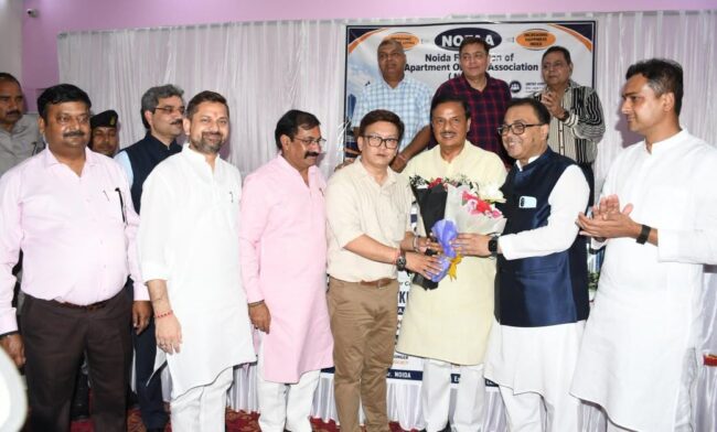 NOFAA के शपथ ग्रहण समारोह में नवनियुक्त पदाधिकारियों को बधाई देते हुए