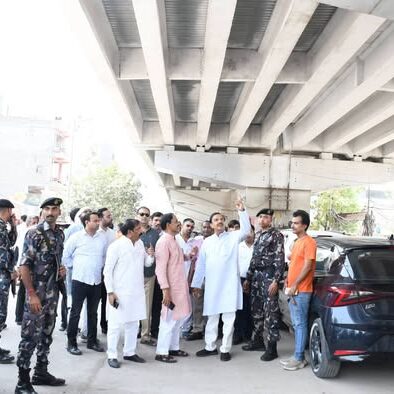 भंगेल फ्लाईओवर का निरीक्षण करते हुए जनप्रतिनिधि भंगेल फ्लाईओवर का निरीक्षण करते हुए जनप्रतिनिधि