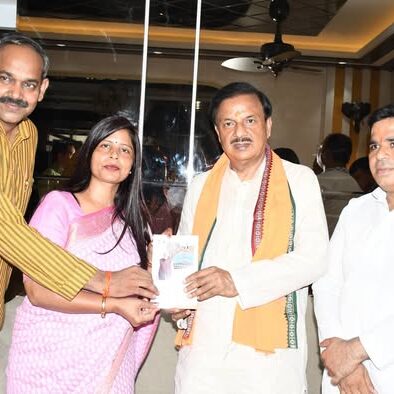 एल्डेको आमंत्रण सेक्टर-119 में प्रबुद्धजनों से जनसंपर्क करते हुए एल्डेको आमंत्रण सेक्टर-119 में प्रबुद्धजनों से जनसंपर्क करते हुए