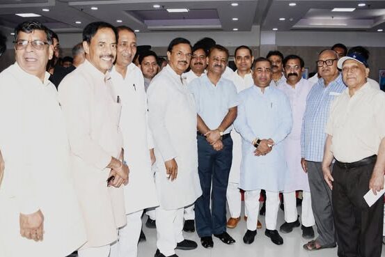 नोएडा सेक्टर 27 क्लब में आयोजित मीडिया संवाद कार्यक्रम में सहभागिता नोएडा सेक्टर 27 क्लब में आयोजित मीडिया संवाद कार्यक्रम में सहभागिता