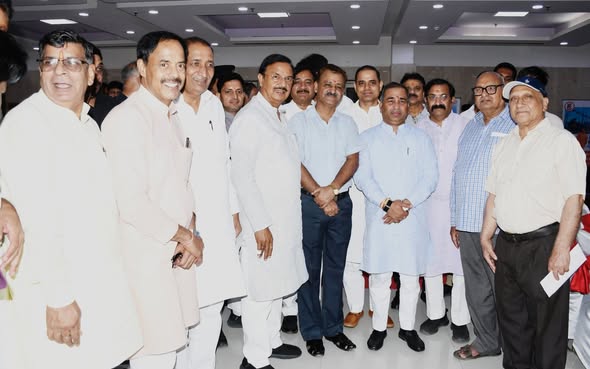 नोएडा सेक्टर 27 क्लब में आयोजित मीडिया संवाद कार्यक्रम में सहभागिता नोएडा सेक्टर 27 क्लब में आयोजित मीडिया संवाद कार्यक्रम में सहभागिता