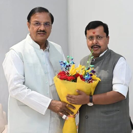 नई दिल्ली में भाजपा राष्ट्रीय अध्यक्ष से शिष्टाचार भेंट करते हुए नई दिल्ली में भाजपा राष्ट्रीय अध्यक्ष से शिष्टाचार भेंट करते हुए