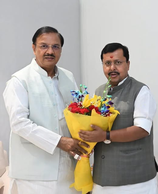 नई दिल्ली में भाजपा राष्ट्रीय अध्यक्ष से शिष्टाचार भेंट करते हुए नई दिल्ली में भाजपा राष्ट्रीय अध्यक्ष से शिष्टाचार भेंट करते हुए
