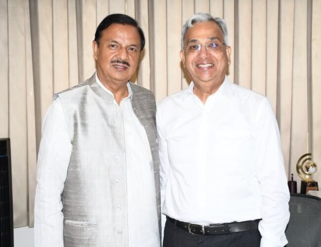 वित्तीय विशेषज्ञ वेद कुमार जैन से शिष्टाचार भेंट के दौरान आर्थिक और नीतिगत विषयों वित्तीय विशेषज्ञ वेद कुमार जैन से शिष्टाचार भेंट के दौरान आर्थिक और नीतिगत विषयों