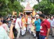 नोएडा सेक्टर-34 और 122 में आयोजित जगन्नाथ रथ यात्रा में श्रद्धालुओं के साथ सहभागिता का दृश्य
