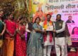 नोएडा सेक्टर-51 में भारत विकास परिषद द्वारा आयोजित हरियाली तीज महोत्सव में सहभागिता का दृश्य