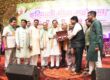 नोएडा सेक्टर-51 में अग्रवाल मित्र मंडल के हरियाली तीज महोत्सव कार्यक्रम में सहभागिता का दृश्य